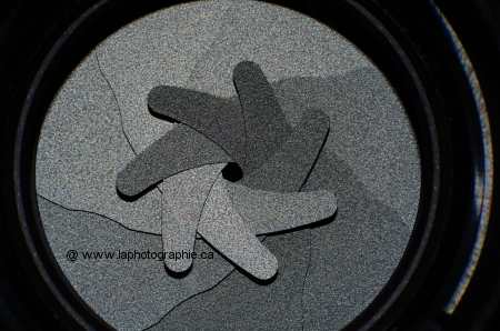 Photo du diaphragme d'objectif � une ouverture de f22